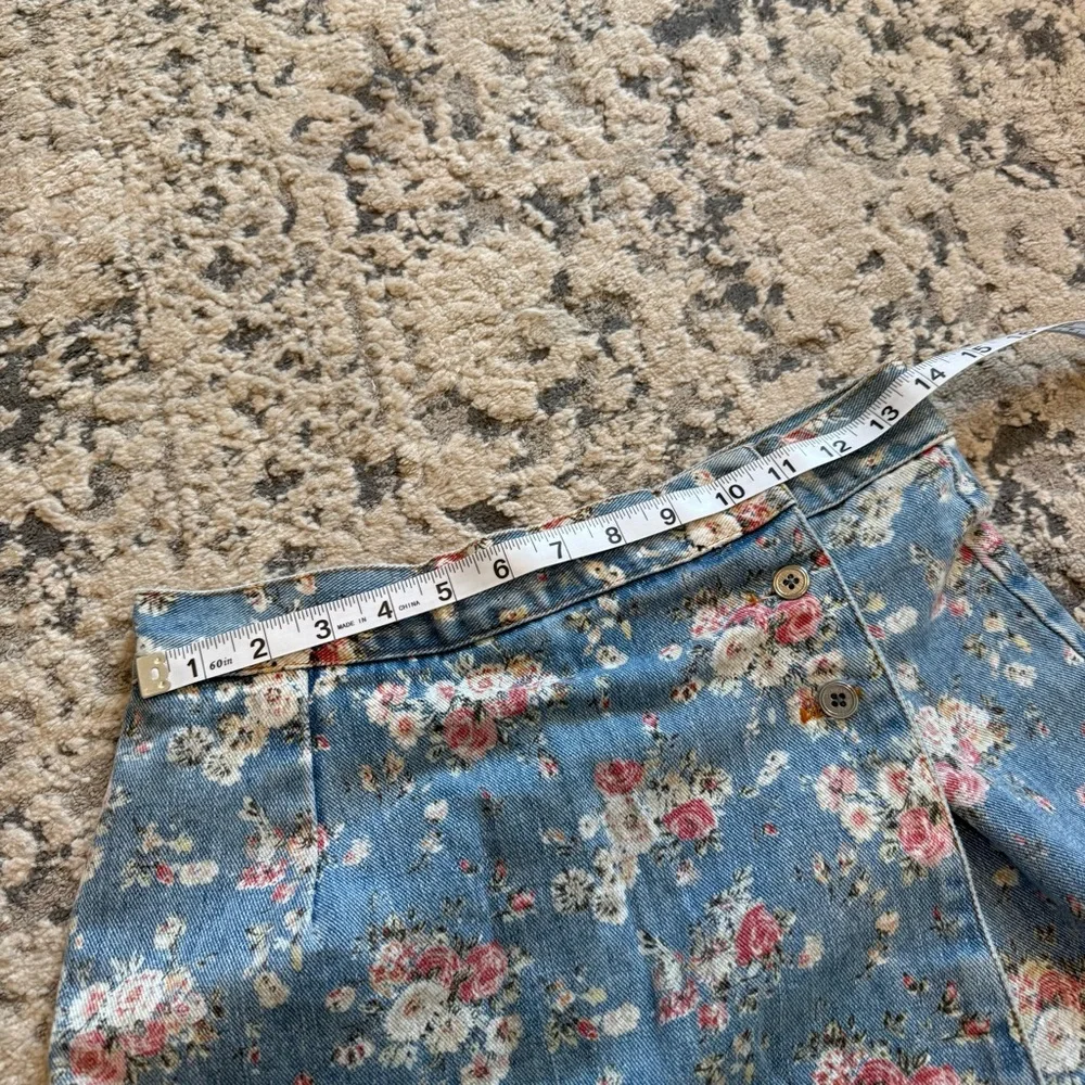 Vintage Blue Floral Denim Mini Skort Skirt Womens Size 9/10 100% Cotton Feminine